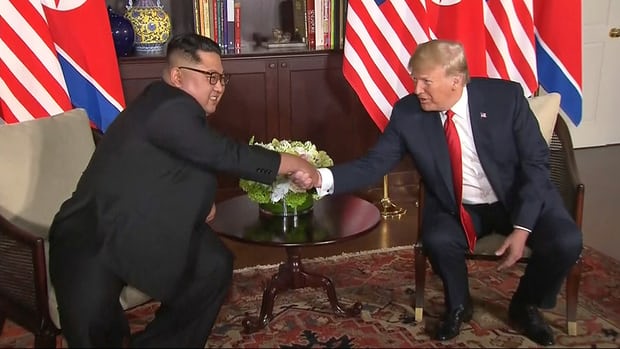 Trump gặp Kim Jong-un: Khen hết lời, nhưng vẫn tiếp tục trừng phạt - 26