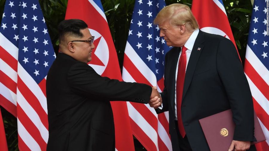 Trump gặp Kim Jong-un: Khen hết lời, nhưng vẫn tiếp tục trừng phạt - 4