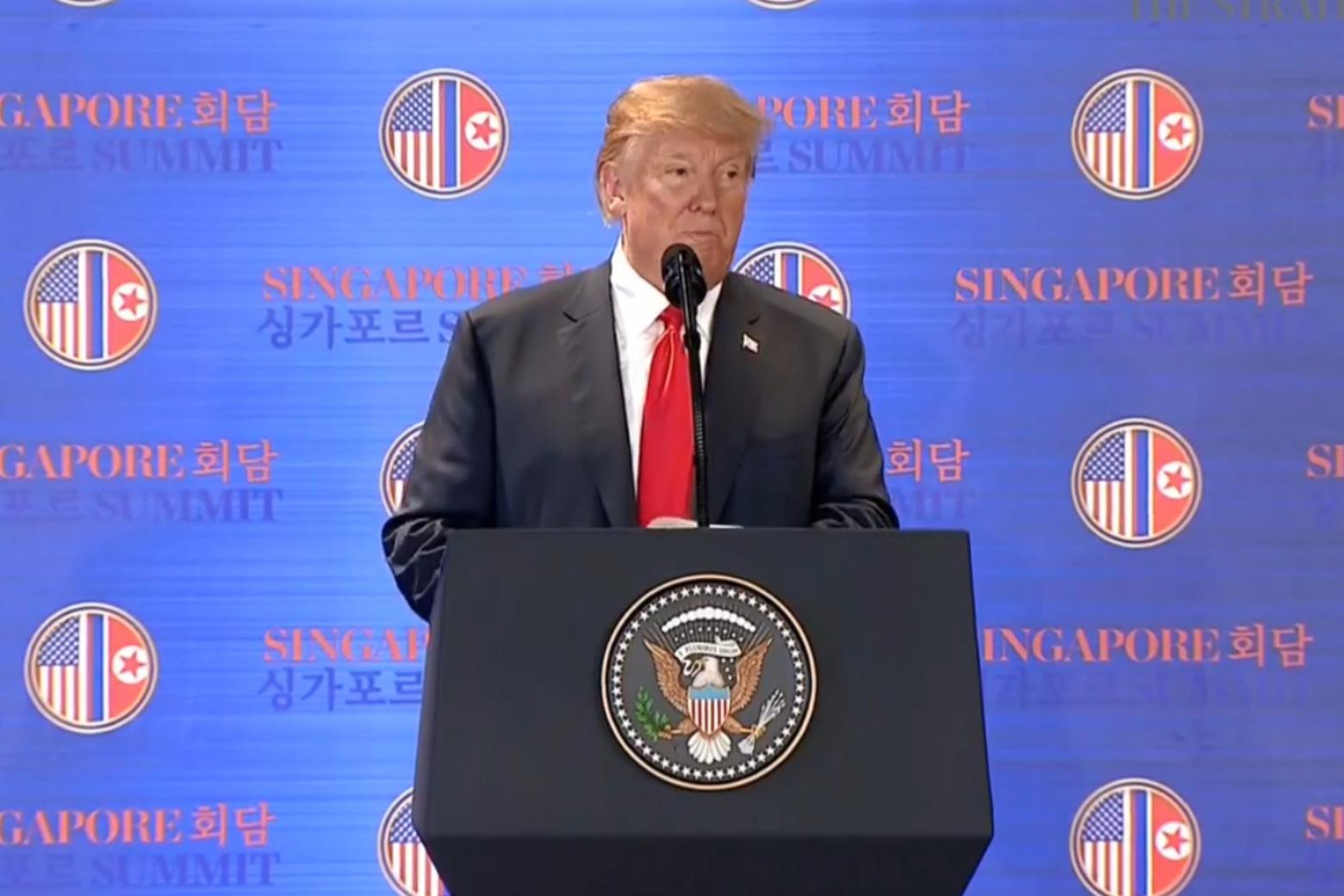 Trump gặp Kim Jong-un: Khen hết lời, nhưng vẫn tiếp tục trừng phạt - 2