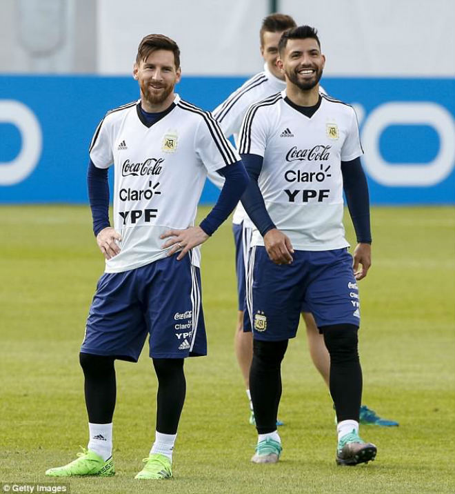 World Cup 2018: Argentina &#34;gây bão&#34;, tam tấu Messi – Aguero – Higuain tươi rói - 2