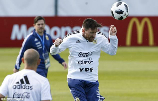 World Cup 2018: Argentina &#34;gây bão&#34;, tam tấu Messi – Aguero – Higuain tươi rói - 4