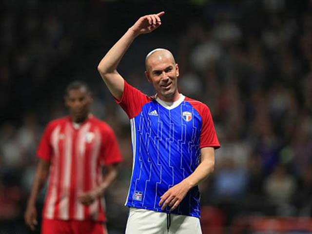 Đại chiến huyền thoại World Cup: Zidane đá phạt siêu phẩm, hạ đội Wenger