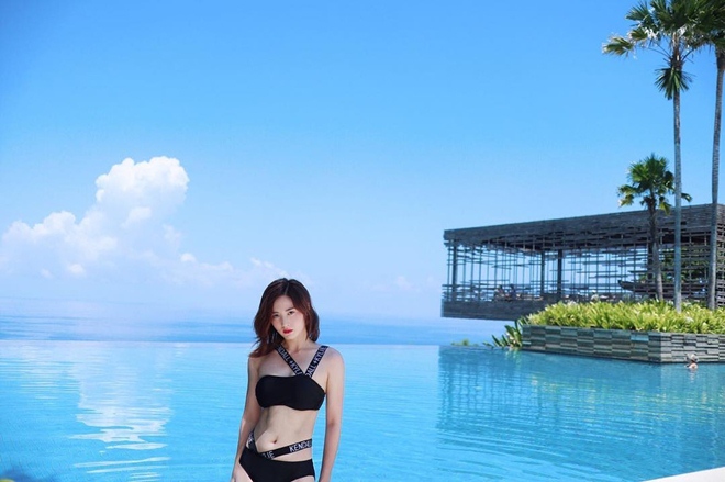 Cả bãi biển &#34;đứng hình&#34; trước dàn Hoa hậu diện bikini nóng rực - 3