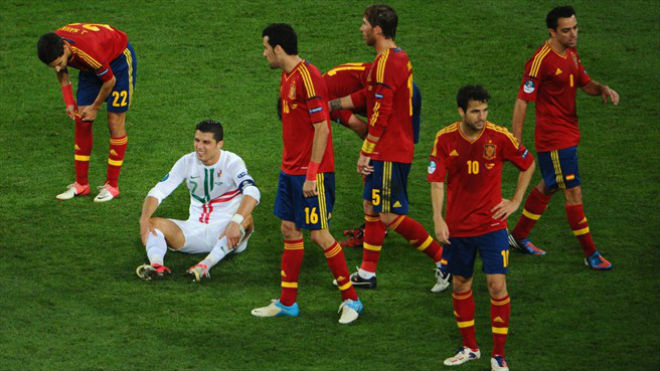Bồ Đào Nha đại chiến Tây Ban Nha: &#34;Vua&#34; Ronaldo gặp khắc tinh, khó mơ kỳ tích - 1