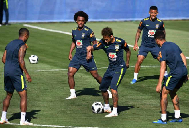 HLV Brazil nổi giận vì bị lộ &#39;binh pháp&#39; trước World Cup - 1