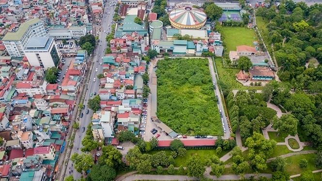 Bên trong bãi xe lậu trên khu đất &#39;vàng&#39; 10.000m2 giữa Thủ đô - 1