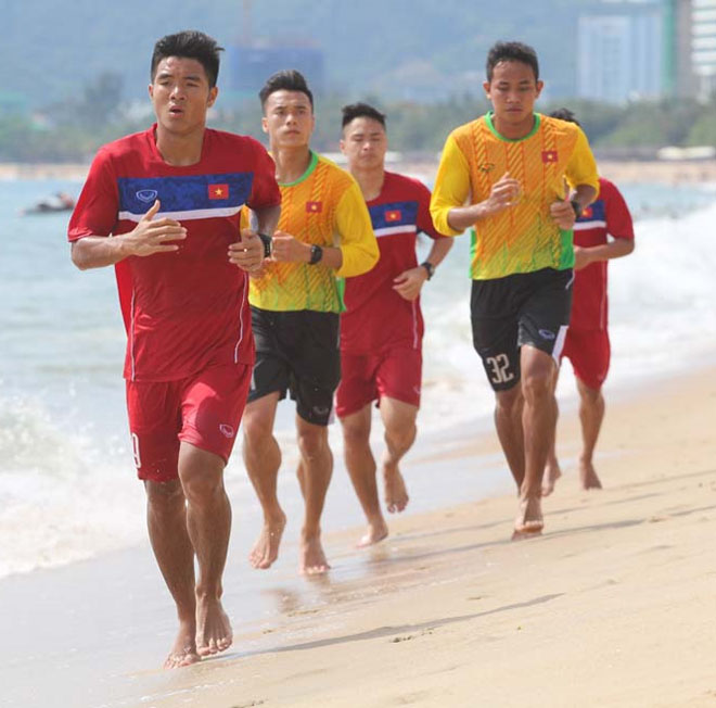 SAO U23 Việt Nam và V-League giữa bão World Cup: Cuộc chiến khó khăn - 1