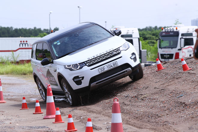 Land Rover tổ chức chương trình &#34; Trải nghiêm off-road đích thực&#34; - 3