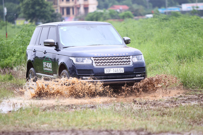 Land Rover tổ chức chương trình &#34; Trải nghiêm off-road đích thực&#34; - 14