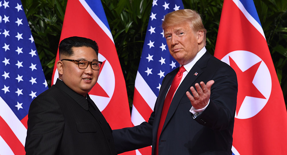 Trump bất ngờ nói muốn được dân nghe như Kim Jong-un - 1