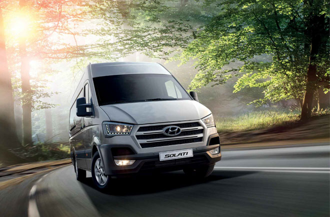 Đối thủ Ford Transit ra mắt với giá bán từ 1,08 tỷ đồng - 1