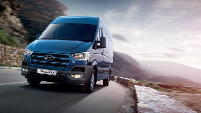 Đối thủ Ford Transit ra mắt với giá bán từ 1,08 tỷ đồng - 8