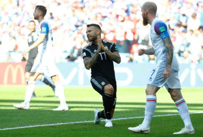 Góc chiến thuật Argentina – Iceland: “Xe buýt” siêu hạng, nỗi đau Messi - 1