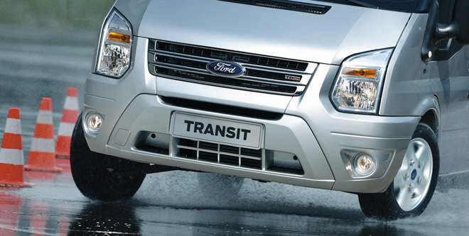 So sánh Ford Transit và Hyundai Solati: &#34;Tân binh&#34; đấu với &#34;Vua chở khách&#34; - 9