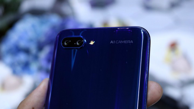 Honor 10: Thiết kế đột phá, tiệm cận ngôi vương nhiếp ảnh, giá mềm - 4