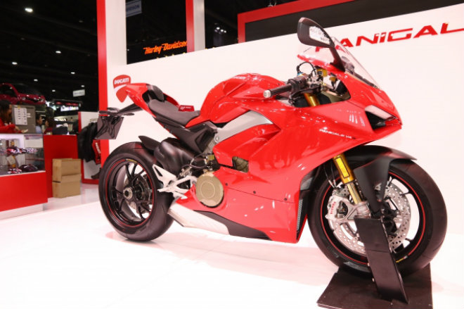 Soi Ducati Panigale V4 S mới về Việt Nam, giá gần 1 tỷ đồng - 11