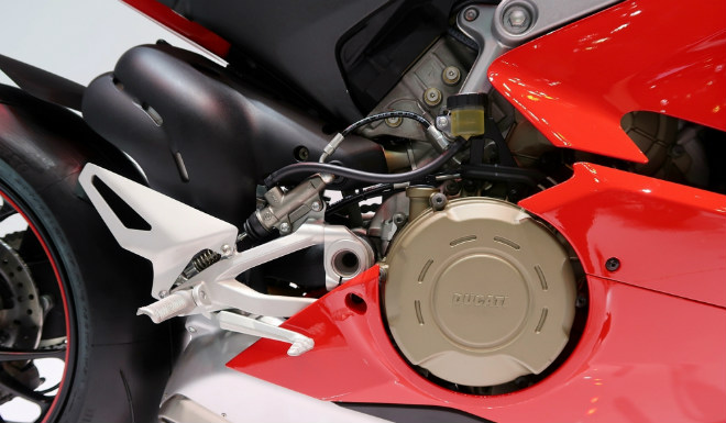 Soi Ducati Panigale V4 S mới về Việt Nam, giá gần 1 tỷ đồng - 7