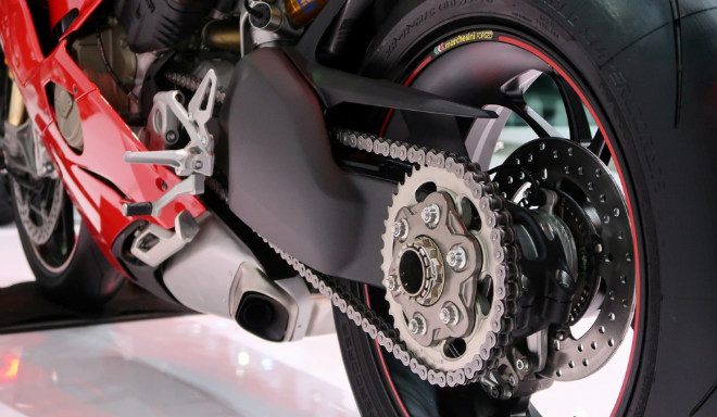 Soi Ducati Panigale V4 S mới về Việt Nam, giá gần 1 tỷ đồng - 9