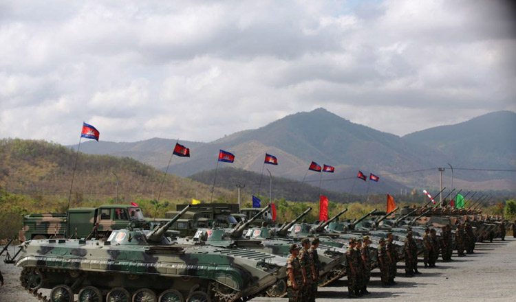 Trung Quốc viện trợ quân sự hơn 100 triệu USD cho Campuchia - 1