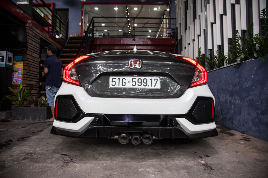 Ngắm Honda Civic độ phong cách Type R và dàn âm thanh khủng tại TP. HCM - 2