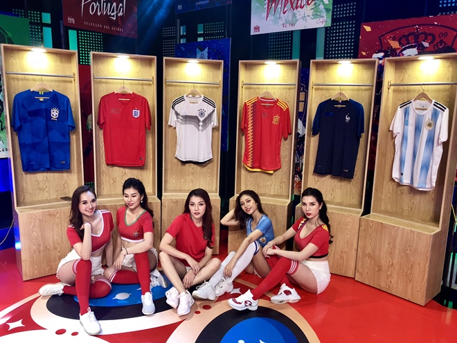 Hoa hậu Thái Nhiên Phương đọ dáng cùng dàn hot girl World Cup - 2