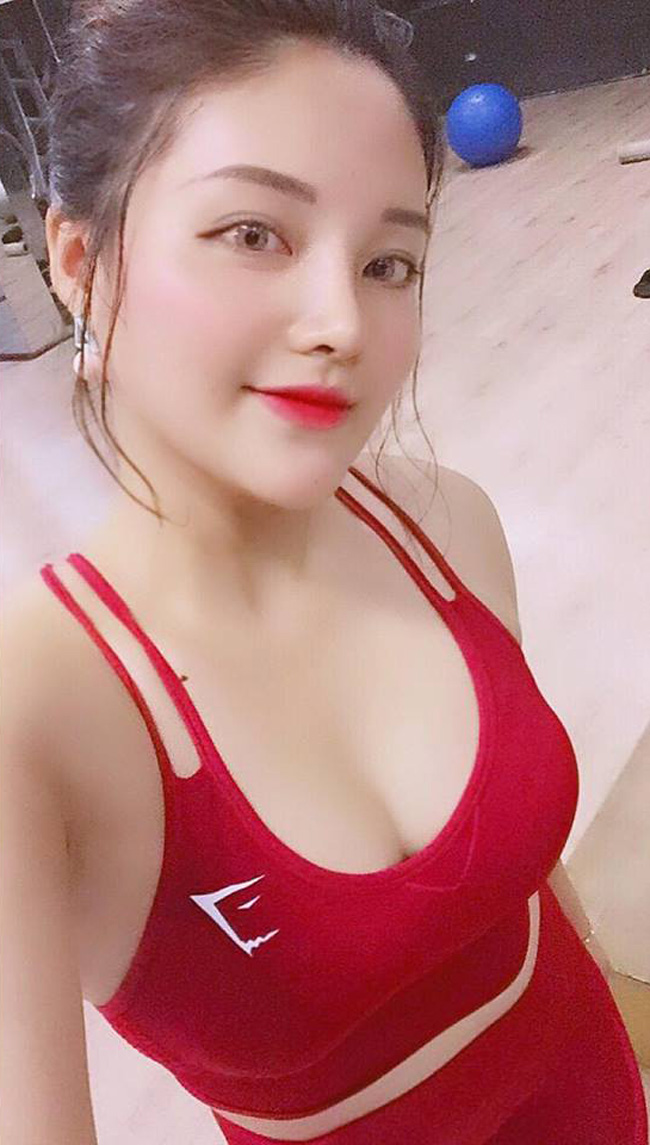 Chăm chỉ tập gym nên hot girl Hà Tĩnh có được vóc dáng gợi cảm.