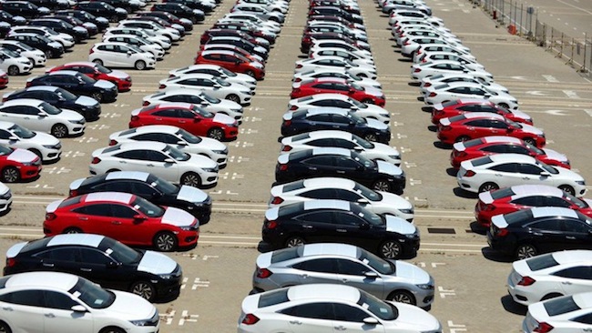 Mỗi ngày người Việt bỏ gần 35 tỷ mua ô tô ngoại dưới 9 chỗ - 1