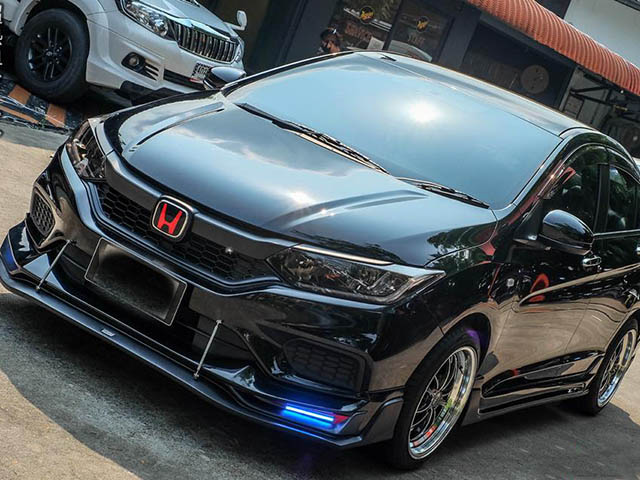 Honda City ”lột xác” cực ngầu với bộ bodykit giá 23 triệu đồng