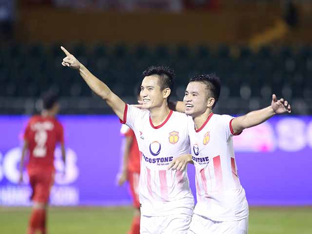 TP.HCM - Nam Định: Đá 11m Panenka, ngược dòng vỡ hòa (Vòng 15 V-League)