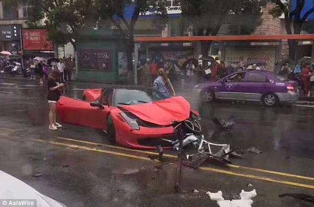 TQ: Phá tan siêu xe Ferrari 15 tỷ đồng sau vài phút ngồi trên ghế lái - 3