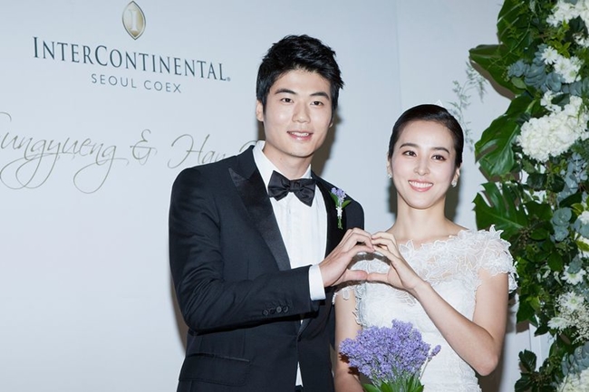 Han Hye Jin là vợ của tiền vệ Ki Sung Yueng.