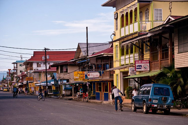 Các cầu thủ Panama đáng gờm trên sân cỏ nhưng quê hương họ lại đẹp thanh bình thế này - 9