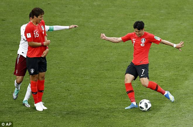Kiệt tác sút xa World Cup: &#34;Ronaldo Hàn Quốc&#34; đốn tim người hâm mộ - 1