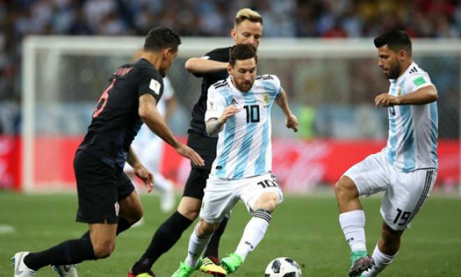 Ronaldo rực sáng, Messi lu mờ World Cup: Sao Chelsea đi ngược dư luận - 3