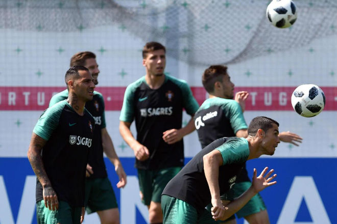 World Cup: Ronaldo - Bồ Đào Nha luyện &#34;không chiến&#34; quyết đấu thầy cũ - 4