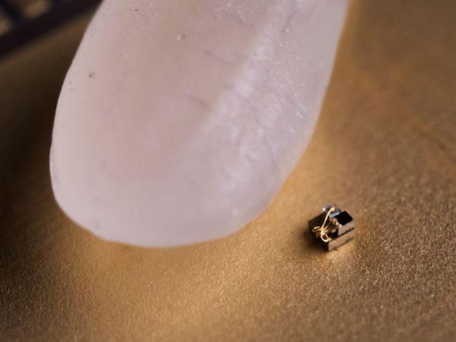 Đại học Michigan ra mắt mẫu máy tính nhỏ hơn cả hạt gạo - 1