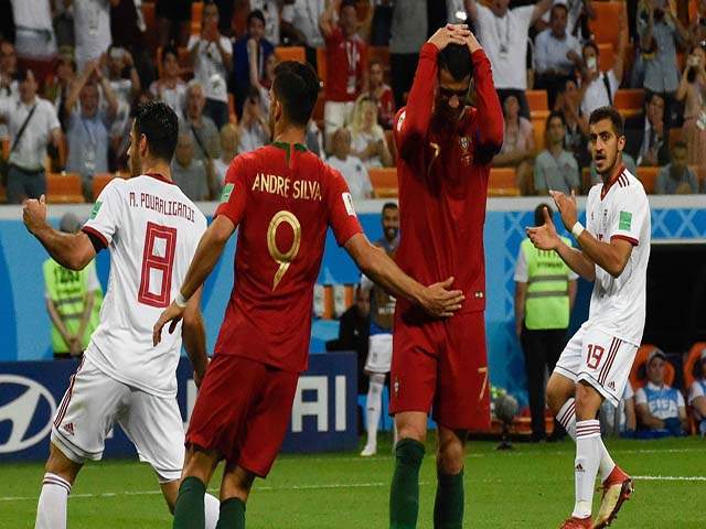 Ronaldo hỏng 11m, BĐN vào “nhánh tử thần”: Ranh giới người hùng và tội đồ