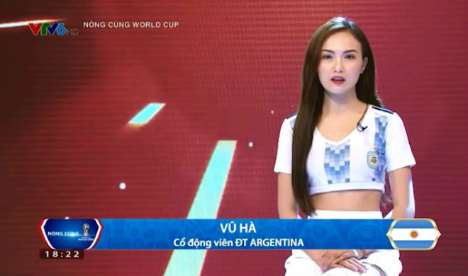 Nóng cùng mỹ nhân World Cup 26/6: Hot girl mê Messi đá 11m ảo diệu, điềm lành Argentina - 1