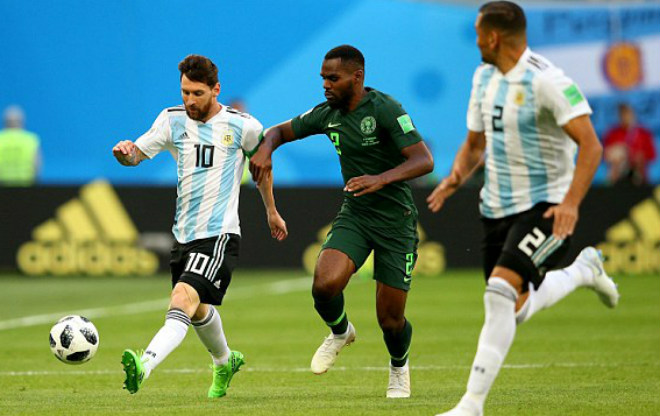 Tuyệt đỉnh &#34;thiên tài&#34; Messi, Nigeria quỵ gối: Argentina hẹn Pháp vòng 1/8 World Cup - 1