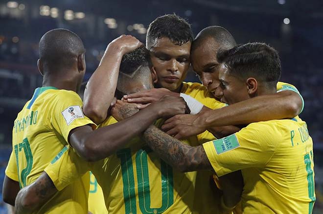 Brazil thoát hiểm World Cup: Neymar vô duyên, SAO Barca thầm lặng lên tiếng - 15