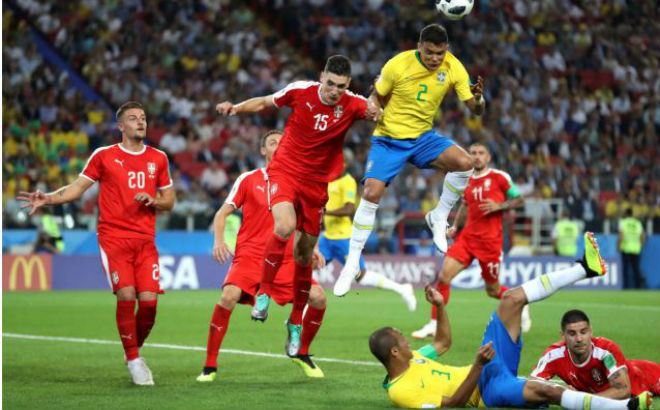 Brazil hùng dũng qua vòng bảng World Cup: Báo Anh lo sớm gặp “Tam Sư” - 2