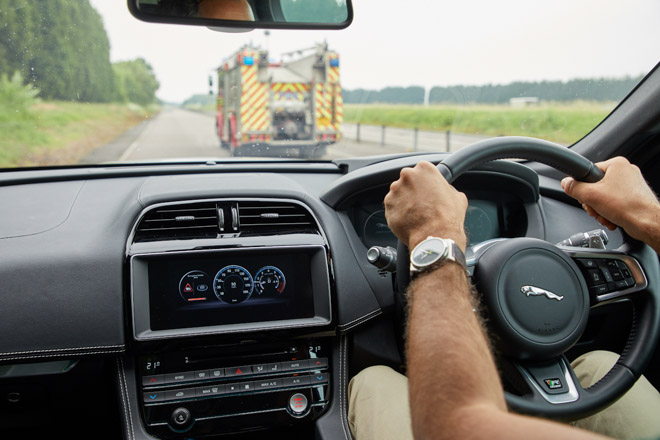 Land Rover bắt đầu thử nghiệm xe tự lái với hệ thống kết nối thông minh - 6