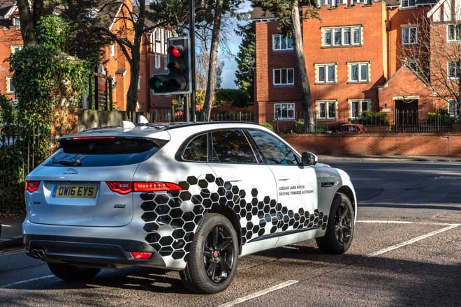 Land Rover bắt đầu thử nghiệm xe tự lái với hệ thống kết nối thông minh - 4