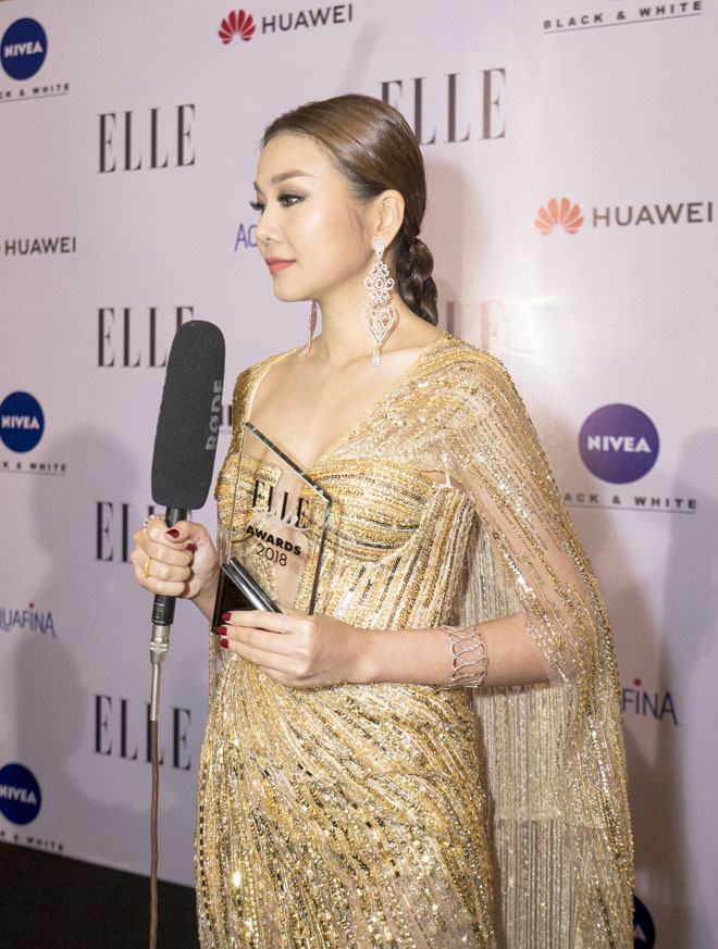 Công phá thảm đỏ Elle Style Awards, Thanh Hằng bật mí về BST sắp ra mắt của Công Trí - 6