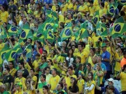 Bóng đá - Brazil đại thắng World Cup: Triệu fan ăn mừng ngông cuồng, khán đài thành võ đài