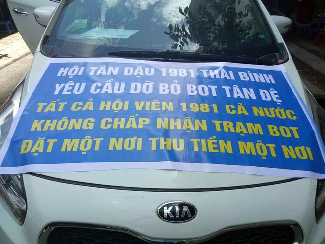 Người dân, tài xế mắc màn tại trạm BOT Tân Đệ - 2