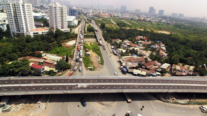 Cầu vượt trăm tỷ xóa nút giao thông “nuốt người” ở Sài Gòn thông xe - 8