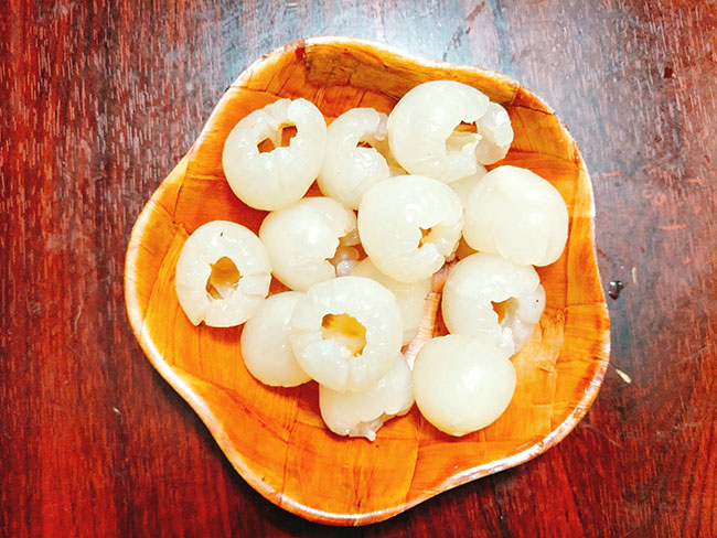 Mùa vải ngập tràn, tận dụng làm ngay kem vải ngọt mát xua tan nắng hè - 3