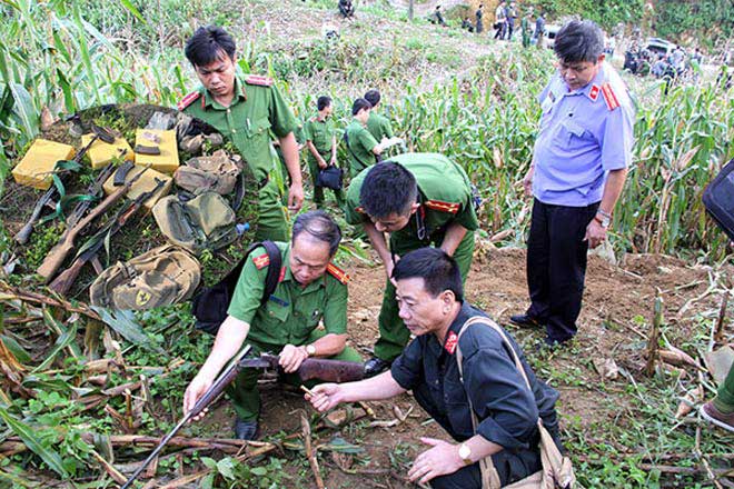 Những cuộc đụng độ khốc liệt ở &#34;vùng đất dữ&#34; Lóng Luông - 2