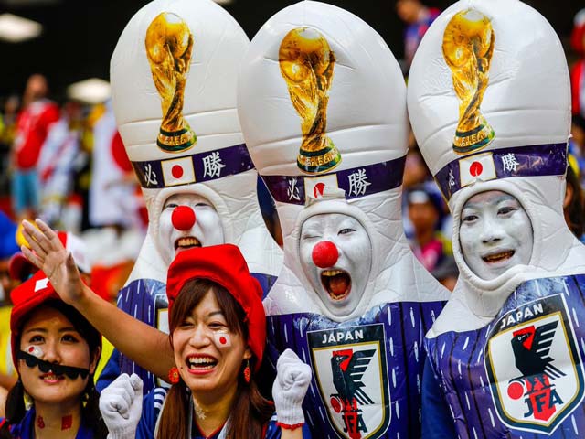 Nhật Bản ăn mừng World Cup: Đỉnh cao phấn khích, nhảy cầu vì ”sướng quá”